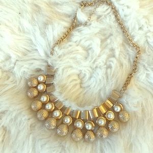 🎈Gold and pearl necklace